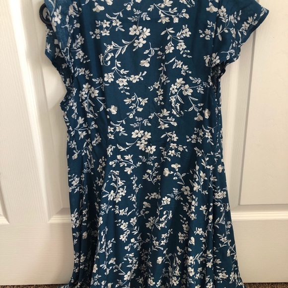 Floral mini wrap dress - Picture 3 of 4